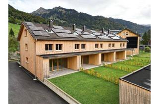 Reihenhaus kaufen in 6883 Au, Bregenzerwald - Au, Vollholz Reihenhaus mit Garten, Terrasse und Schuppen, Edelrohbau, tolle Wohnbauförderung