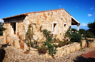 Villen zu kaufen in 7020 Loipersbach im Burgenland, Sardinien - Nähe Palau: Rustikales Steinhaus in schöner Lage | Sardinia - Near Palau: Rustic stone house in beautiful location