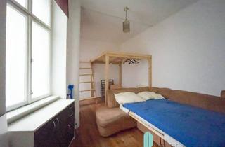 Wohnung kaufen in Laudongasse, 1080 Wien, Sanierungsbedürftige Altbauwohnung in zentraler Lage