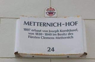 Wohnung kaufen in Theresiengasse 10, 2500 Baden, Wohnen im historischen Metternich-Hof mit begrünten Innenhof - Dachgeschoß mit Galerie und Garagenplatz