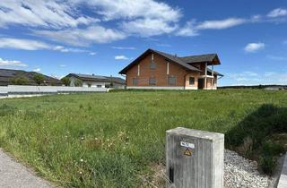 Grundstück zu kaufen in 5145 Neukirchen an der Enknach, Sonniges Familienparadies: Baugrundstück mit Kinderspielplatz gegenüber