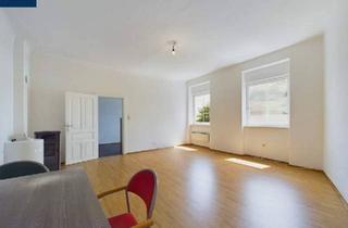 Wohnung kaufen in 3812 Groß-Siegharts, Top 14 - OG - Wohnungseigentum im Altbau für SMALL BUDGET - Helle 2-Zimmer-Wohnung mit Gartenblick und Schwedenofen