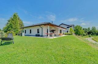 Haus kaufen in 5122 Hochburg, Moderner Bungalow in ruhiger Lage mit traumhafter Aussicht.