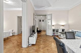Wohnung kaufen in 1080 Wien, Einzigartiges Wohnen im Herzen des 8. Bezirks: Charmante 3 Zimmer Altbauwohnung in einem top gepflegten Altbau-Gebäude!