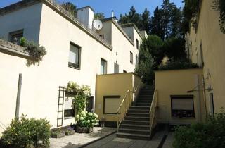 Wohnung kaufen in Mauerbachstraße, 1140 Wien, ETWAS BESONDERES - Gepflegte 6 Zimmer-Wohnung im GRÜNEN mit Terrassen/Garten/PKW-Garagenplatz