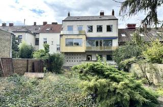 Haus kaufen in Retz / Westliches Weinviertel, 2020 Hollabrunn, Bestlage nahe S-Bahn und Freizeitzentrum! Großzügiges Stadthaus im Zentrum mit zwei Balkonen, Garage und Garten