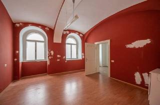 Wohnung kaufen in Buchfeldgasse, 1080 Wien, ++BFG4++ Sanierungsbedürftige 2-Zimmer Wohnung, perfekte Lage, toller Altbau!