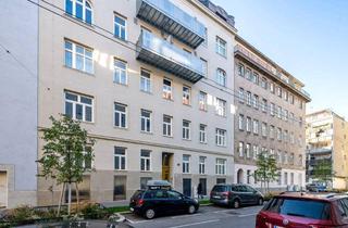 Wohnung kaufen in Laxenburger Straße, 1100 Wien, ** Sanierungsbedürftige 2-Zimmer-Altbau Wohnung mit Balkon in hofseitiger Lage - guter Lage **