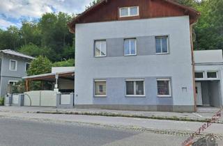 Haus kaufen in 2564 Fahrafeld, Zweifamilienhaus mit 2 getrennt begehbaren Wohnbereichen (8 Zi) wartet auf Sie – sofort beziehbar!