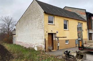 Haus kaufen in 2136 Laa an der Thaya, Grundstück samt teilrenoviertem Haus und Garage