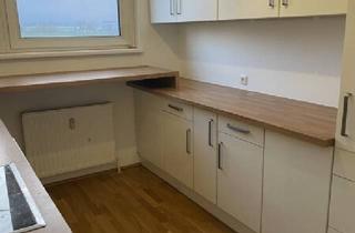 Wohnung mieten in 4063 Hörsching, Helle 3-Zimmer-Wohnung mit Balkon und großzügigem Wohnzimmer in Hörsching