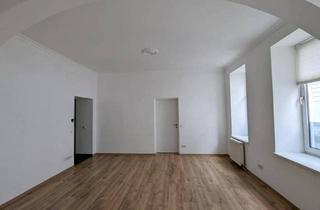 Wohnung kaufen in Canalettogasse, 1120 Wien, Stilvolle 2-Zimmer-Altbauwohnung mit Kaminanschluss und Top-Anbindung