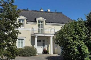 Villen zu kaufen in 2522 Oberwaltersdorf, Villa mit Terrasse, Balkon und Doppelgarage!