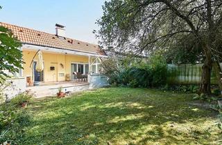 Einfamilienhaus kaufen in Bisamberg / Langenzersdorf,, 2102 Bisamberg, Stadtgrenze von Wien! Elegantes Einfamilienhaus mit uneinsehbarem Garten, restauriertem Weinkeller und Doppelgarage