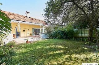 Einfamilienhaus kaufen in 2102 Bisamberg, Stadtgrenze von Wien! Elegantes Einfamilienhaus mit uneinsehbarem Garten, restauriertem Weinkeller und Doppelgarage