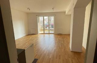 Wohnung mieten in Am Schlossplatz, 2120 Wolkersdorf im Weinviertel, 1 Zimmer-Wohnung mit Terrasse und Grünfläche und Blick auf das Schloss Wolkersdorf