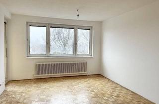 Wohnung kaufen in Leopold Figl-Straße, 2361 Laxenburg, PROVISIONSFREI VOM EIGENTÜMER! UNSANIERTE GUT AUGETEILTE 3-ZIMMER WOHNUNG MIT LOGGIA IN LAXENBURG!