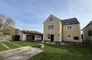 Mehrfamilienhaus kaufen in 7540 Güssing, Großes Grundstück - Blick zur Burg mit renovierungsbedürftigem Haus zentral in Güssing