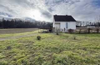 Einfamilienhaus kaufen in 8350 Fehring, Sanierungsbedürftiges Haus mit Grünblick und mehr als 6000 m² Baugrundstück ...!